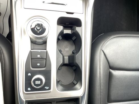 Used 2020 Ford Explorer XLT w/ Equipment Group 202A image 20