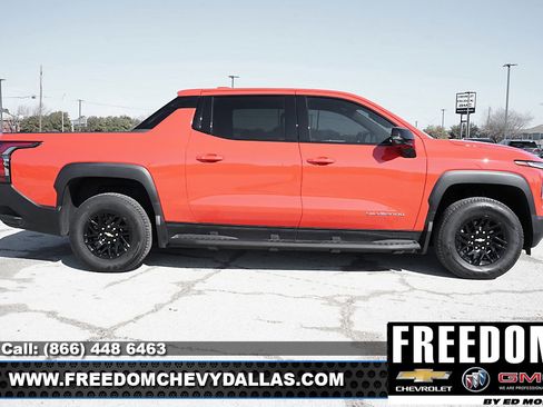 New 2025 Chevrolet Silverado EV LT image 8