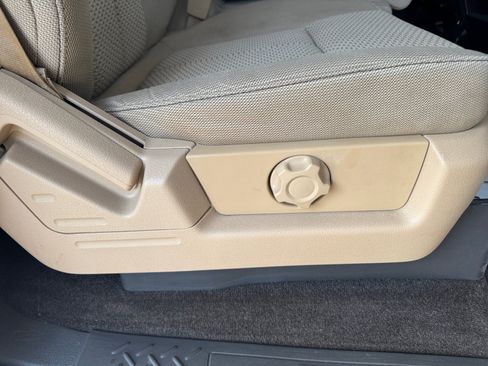 Used 2014 Ford F150 XLT RWD image 30