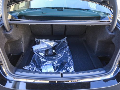 New 2026 BMW 330i Sedan w/ Convenience Package image 22