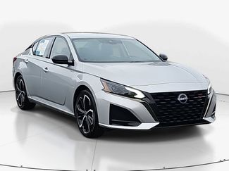 Used 2023 Nissan Altima 2.5 SR video 2