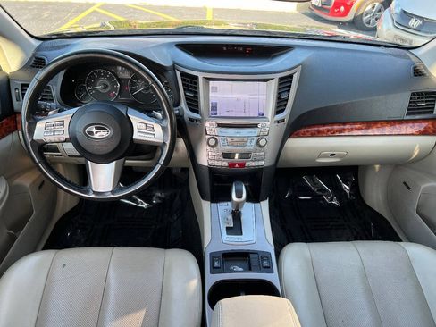 Used 2011 Subaru Outback 2.5i Limited AWD/4WD image 31