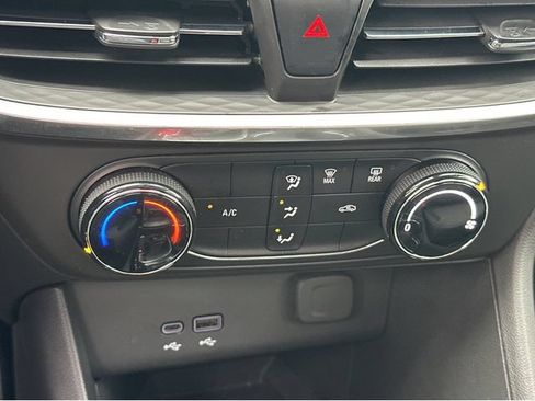Used 2024 Buick Encore GX Preferred FWD image 25