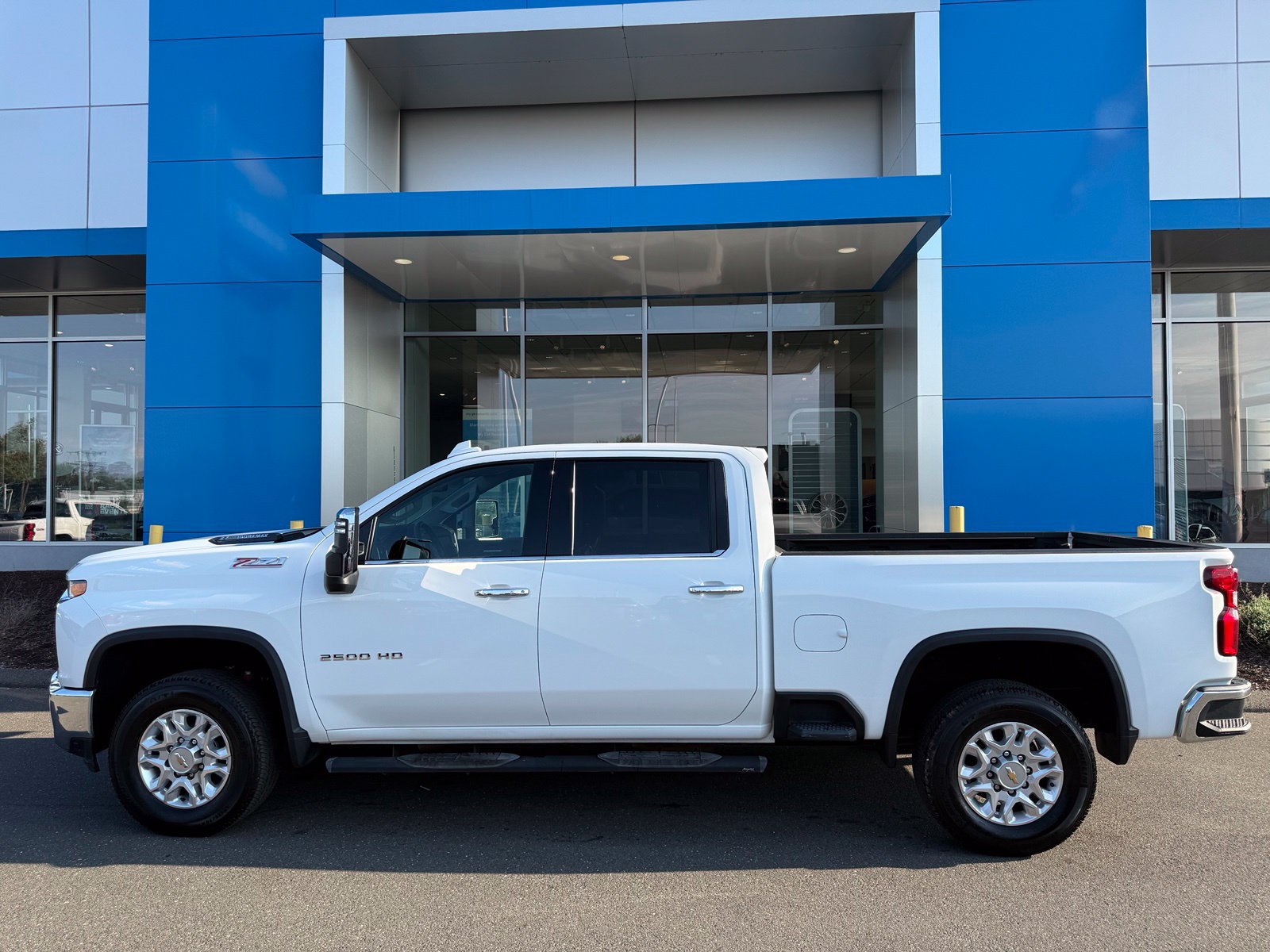 Used 2023 Chevrolet Silverado 2500 LTZ w/ Gooseneck/5TH Wheel Package AWD/4WD image 11