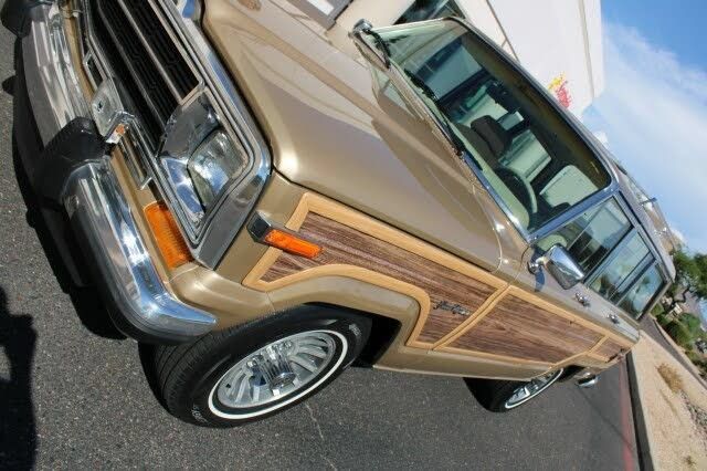 Used 1990 Jeep Grand Wagoneer AWD/4WD image 18