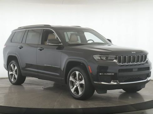 Used 2023 Jeep Grand Cherokee L Limited w/ Luxury Tech Group II image 2