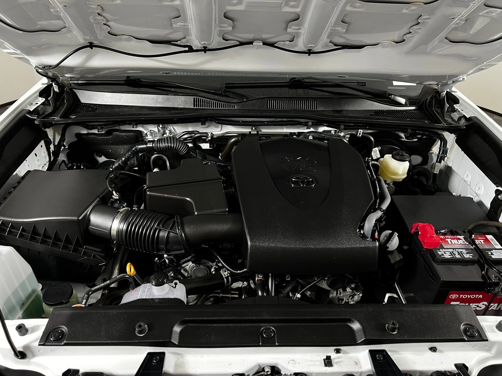 Used 2022 Toyota Tacoma SR AWD/4WD image 9