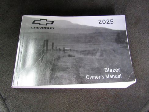 Used 2025 Chevrolet Blazer LT image 38