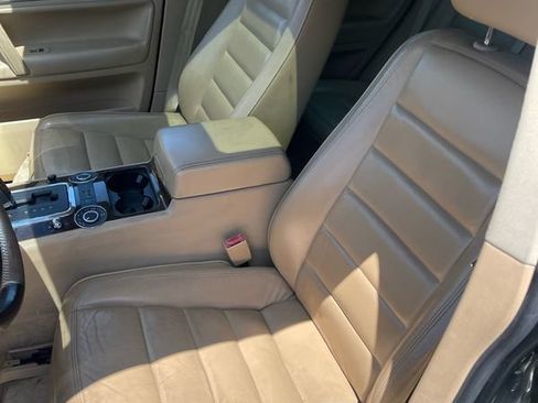 Used 2004 Volkswagen Touareg V8 AWD/4WD image 12
