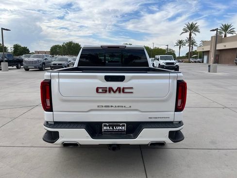 Used 2021 GMC Sierra 1500 Denali w/ Denali Premium Package AWD/4WD image 8