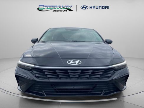New 2026 Hyundai Elantra SE image 3