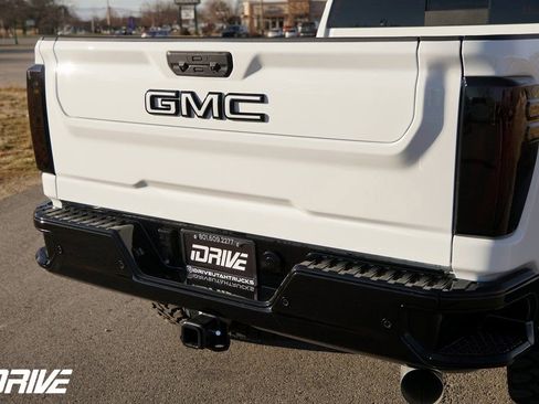 Used 2026 GMC Sierra 2500 AT4X image 10