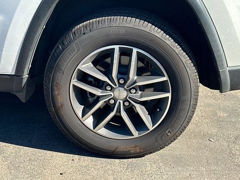 Used 2018 Jeep Grand Cherokee Limited w/ Luxury Group II image 6