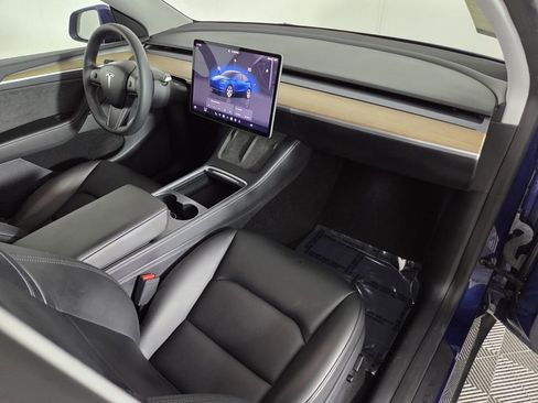 Used 2023 Tesla Model Y Long Range image 35