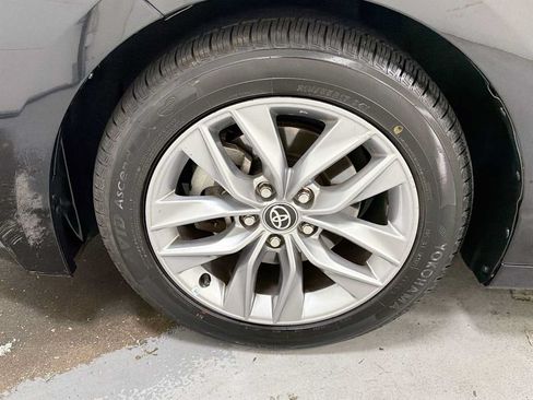 Certified 2022 Toyota Avalon XLE w/ Moonroof Package FWD image 10