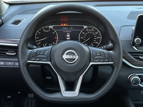 Used 2025 Nissan Altima 2.5 SV image 20