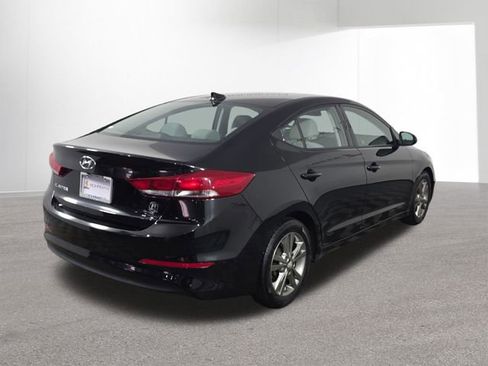 Used 2017 Hyundai Elantra SE image 13