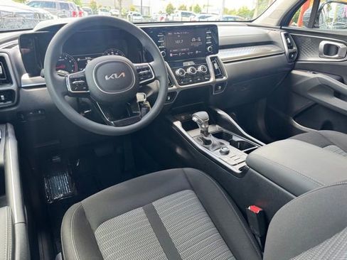 Used 2023 Kia Sorento LX FWD image 15