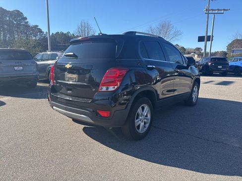Used 2020 Chevrolet Trax LT w/ LT Convenience Package image 5