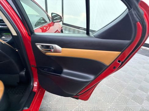 Used 2014 Lexus CT 200h FWD image 17