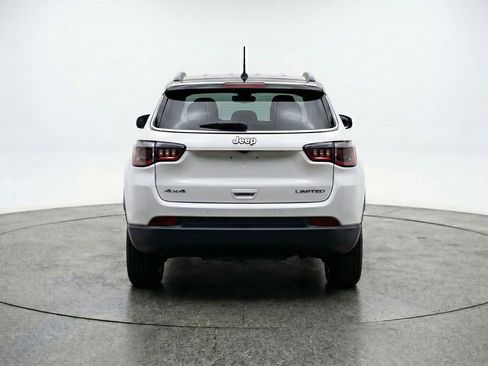 Used 2025 Jeep Compass Limited AWD/4WD image 7