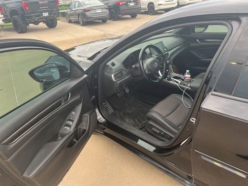 Used 2019 Honda Accord Sport image 9
