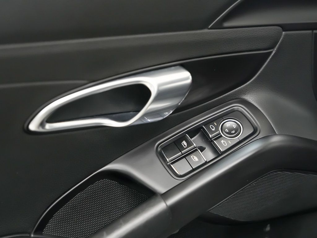 Used 2018 Porsche 718 Cayman RWD image 20