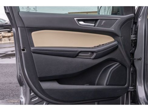 Used 2022 Ford Edge SEL w/ Convenience Package image 18