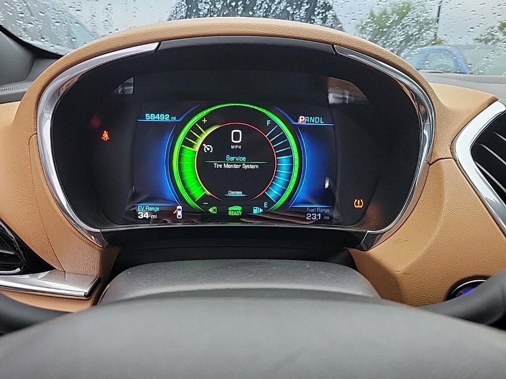 Used 2018 Chevrolet Volt Premier w/ Driver Confidence Package FWD image 11