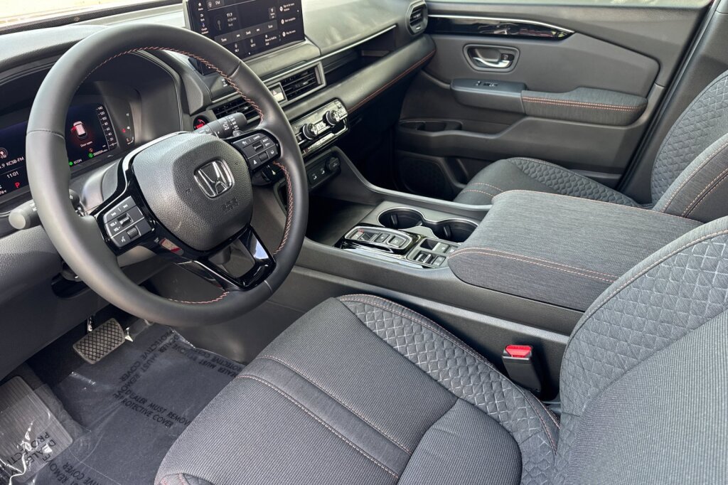 New 2026 Honda Pilot Sport image 10