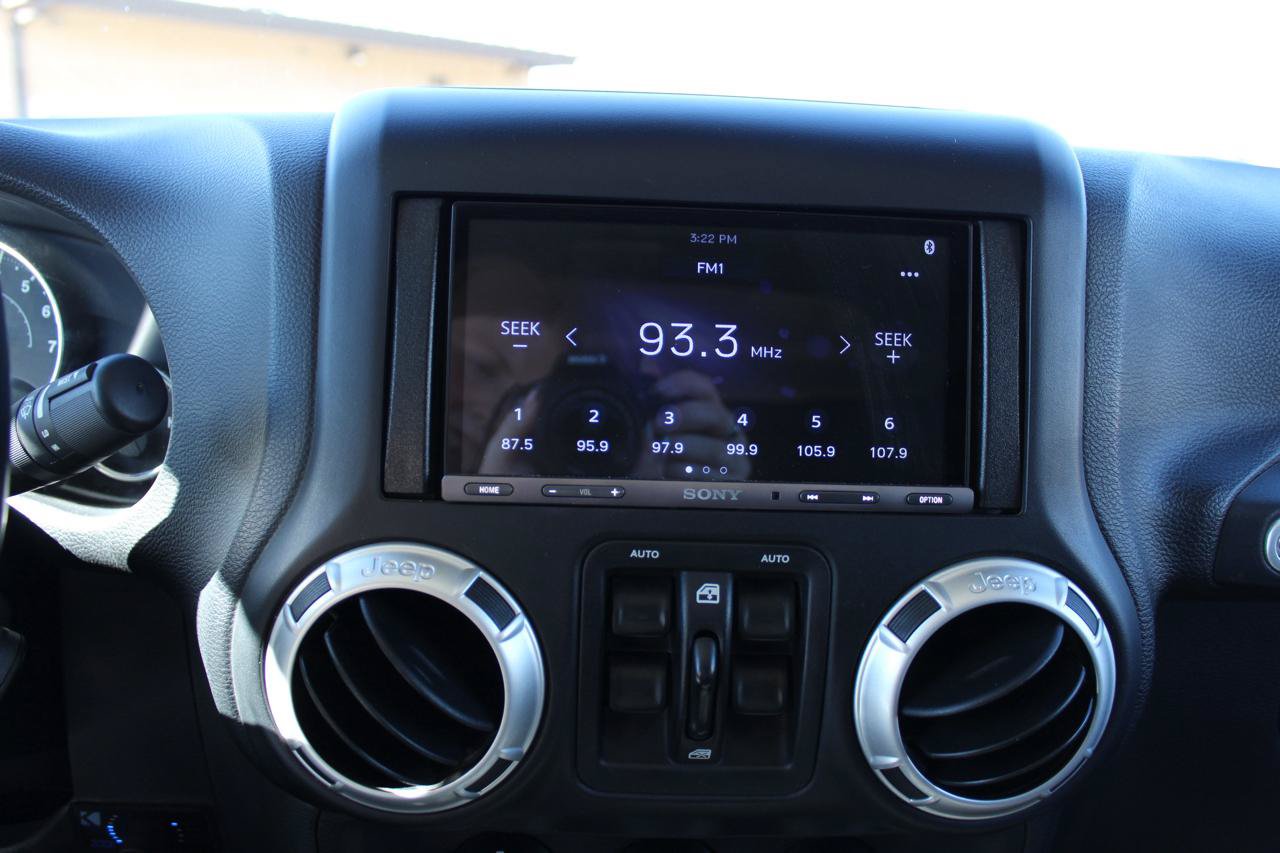 Used 2018 Jeep Wrangler Unlimited Rubicon AWD/4WD image 28