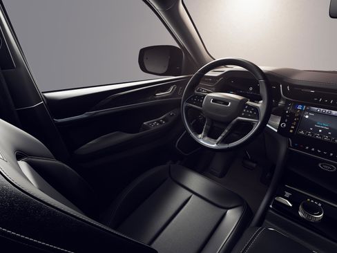 New 2026 Jeep Grand Cherokee L Limited AWD/4WD image 8