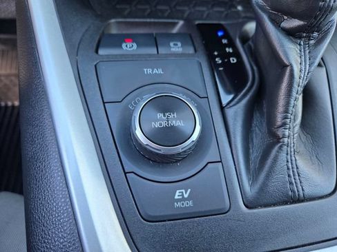 Certified 2023 Toyota RAV4 XLE w/ XLE Grade Weather Package AWD/4WD image 25