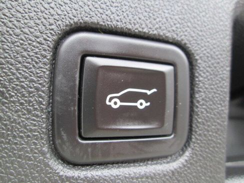 Used 2023 Chevrolet Equinox LT w/ Driver Convenience Package AWD/4WD image 13