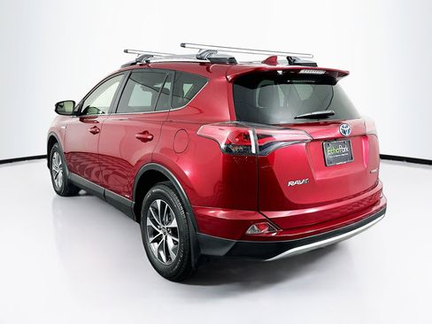 Used 2018 Toyota RAV4 LE image 5