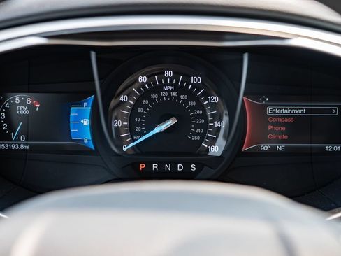 Used 2016 Ford Fusion SE FWD image 18
