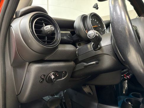 Used 2019 MINI Cooper S w/ Premium Package image 20