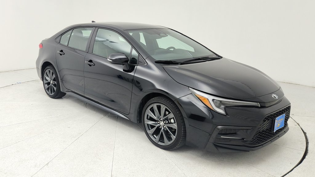 Used 2025 Toyota Corolla SE FWD image 1