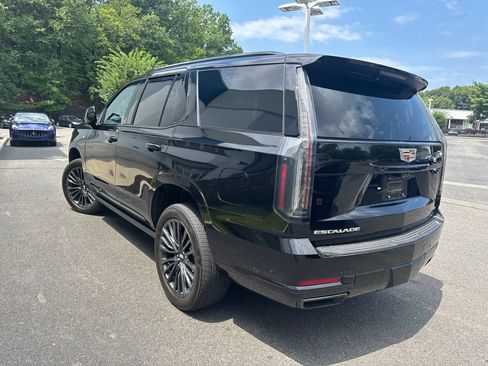 Used 2025 Cadillac Escalade Sport Platinum w/ LPO, Floor Liner Package AWD/4WD image 4