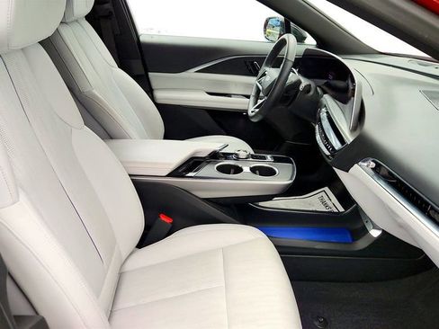 Used 2024 Cadillac Lyriq Luxury image 24