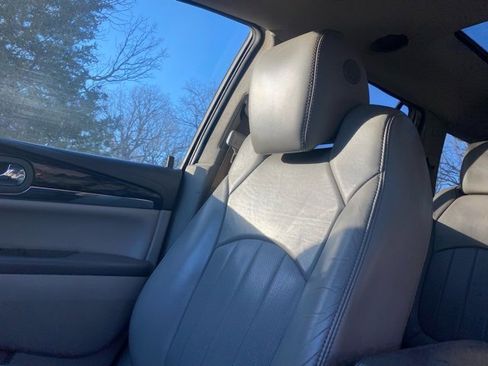 Used 2014 Buick Enclave Leather image 19