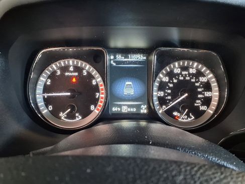 Used 2017 Nissan Titan SL image 24