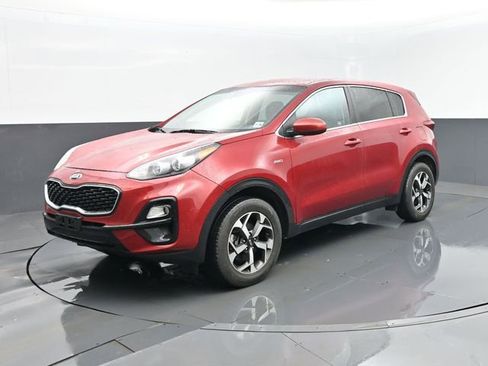 Used 2022 Kia Sportage LX image 2