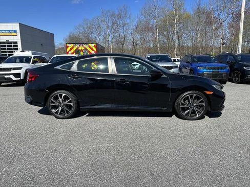 Used 2019 Honda Civic Sport image 2