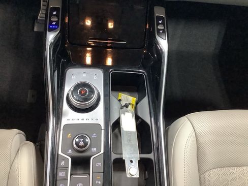 Certified 2023 Kia Sorento SX Prestige image 16