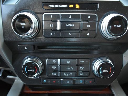 Used 2018 Ford F150 King Ranch w/ Equipment Group 601A Luxury image 23