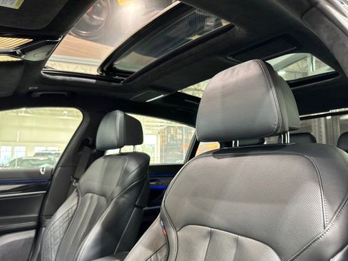 Used 2020 BMW 750i xDrive w/ Executive Package image 35