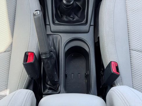 Used 2018 Subaru Forester 2.5i AWD/4WD image 31