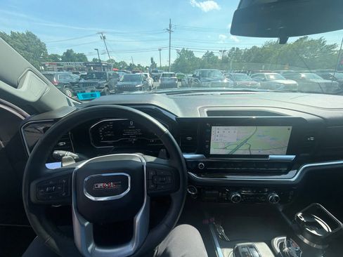 Used 2024 GMC Sierra 1500 Elevation AWD/4WD image 4