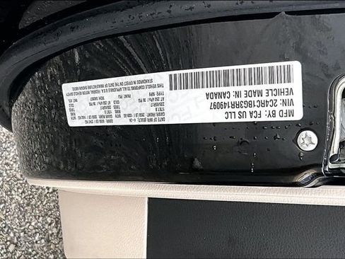 Used 2024 Chrysler Pacifica Touring-L image 33